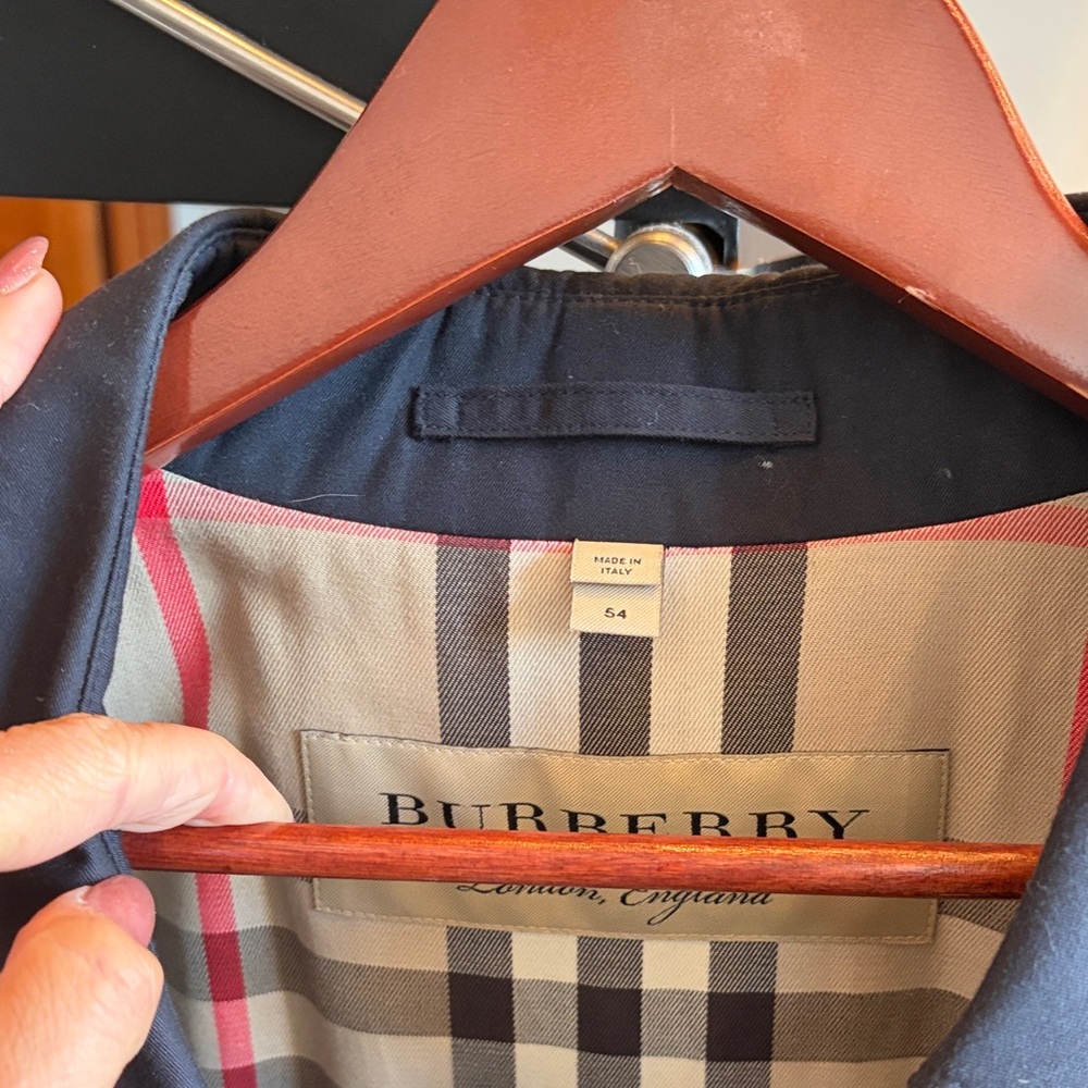 Men's navy double breasted Burberry trench coat - Picture 3 of 5